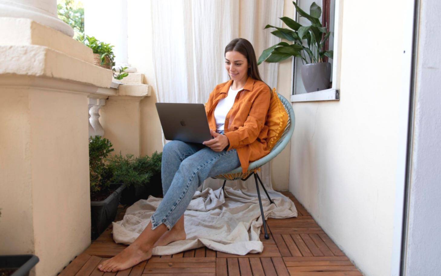 Industry-specific bug tracking dashboard showing customized reporting interface